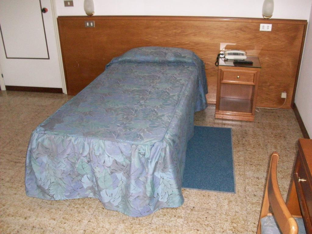 Hotel Santorotto Di Fabio Terrosi Sinalunga Quarto foto