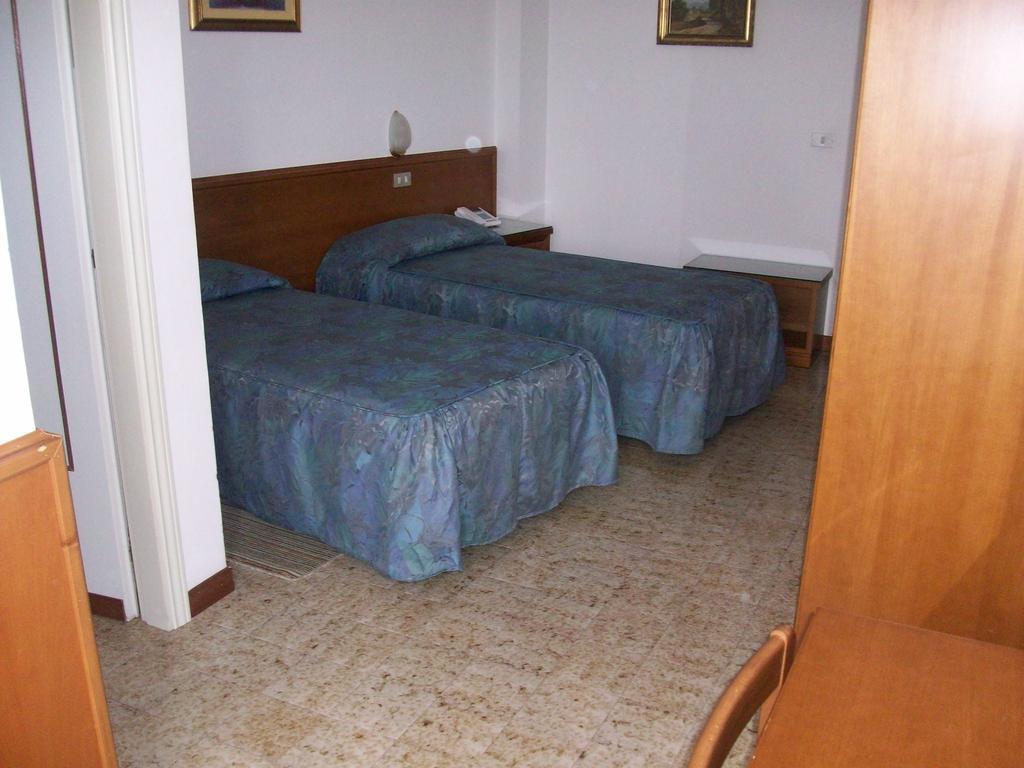 Hotel Santorotto Di Fabio Terrosi Sinalunga Quarto foto