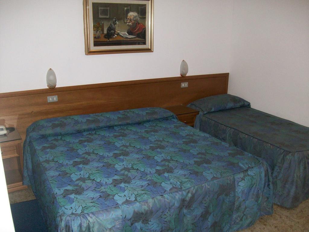 Hotel Santorotto Di Fabio Terrosi Sinalunga Quarto foto