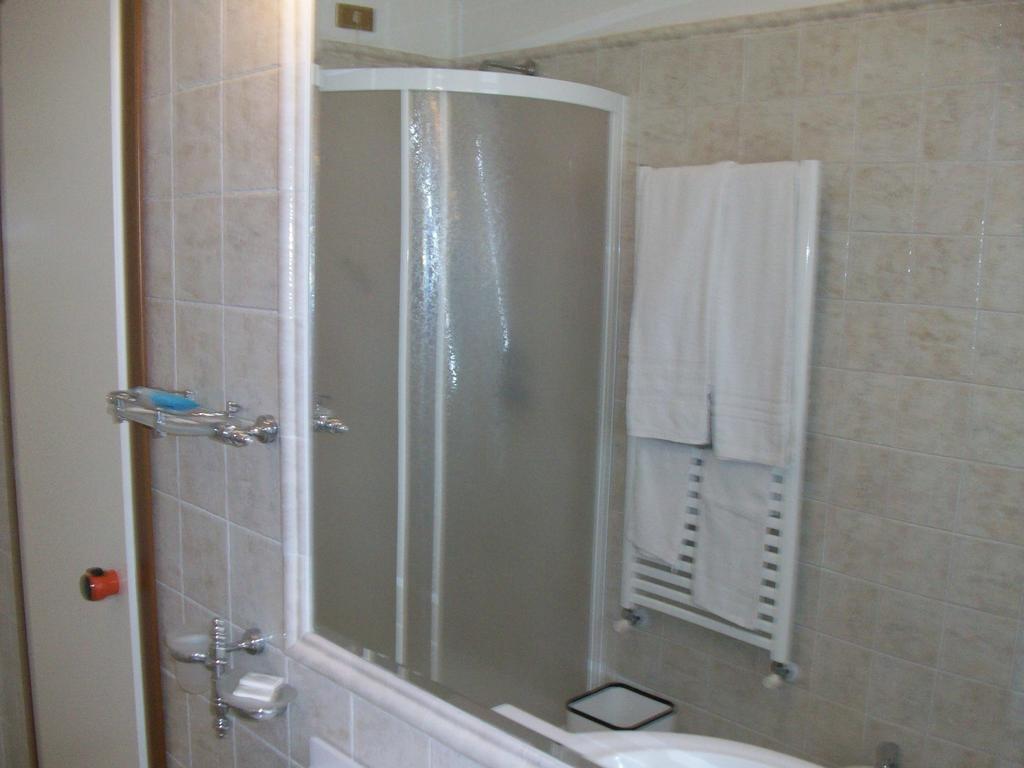 Hotel Santorotto Di Fabio Terrosi Sinalunga Quarto foto